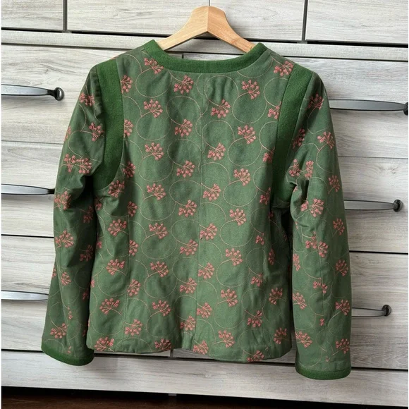 Cottage core suede green embroidered floral jacket size S with butterfly buttons - Picture 2 of 10